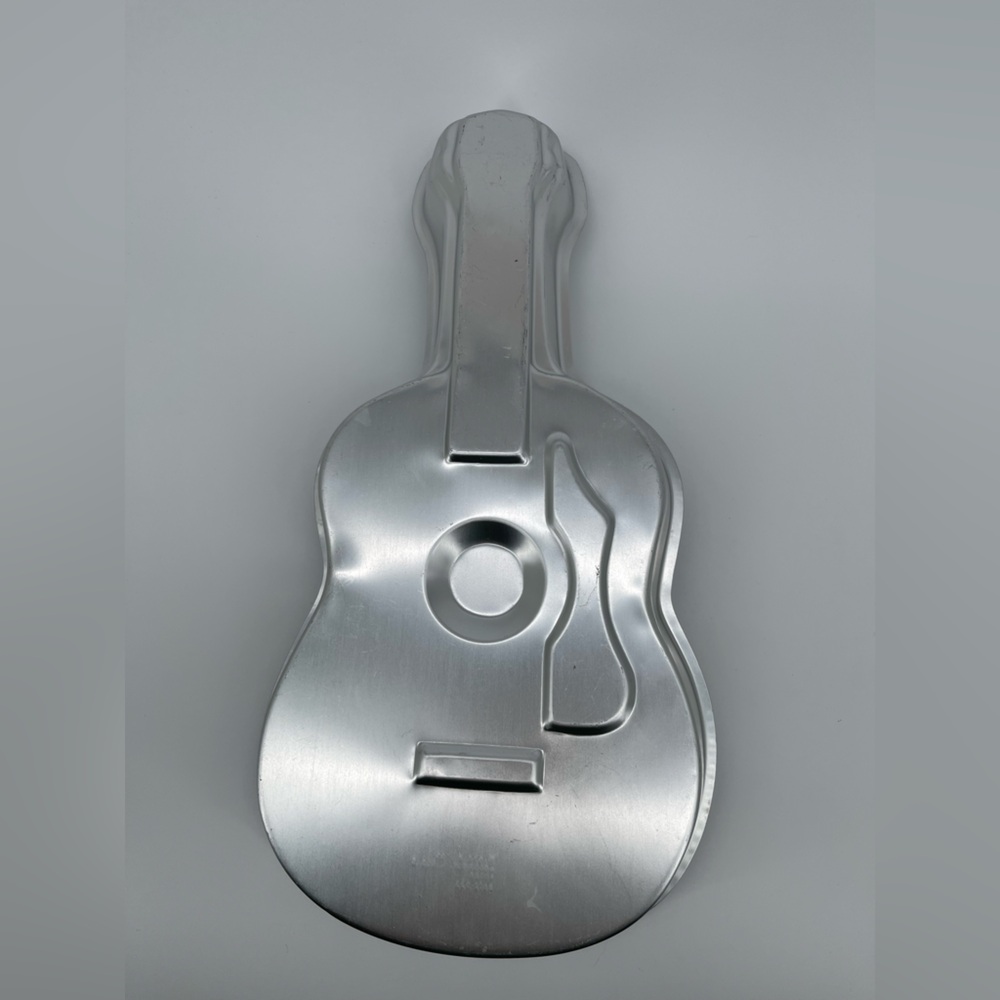 Wilton Silver Guitar Cake Pan 1977 #502-933